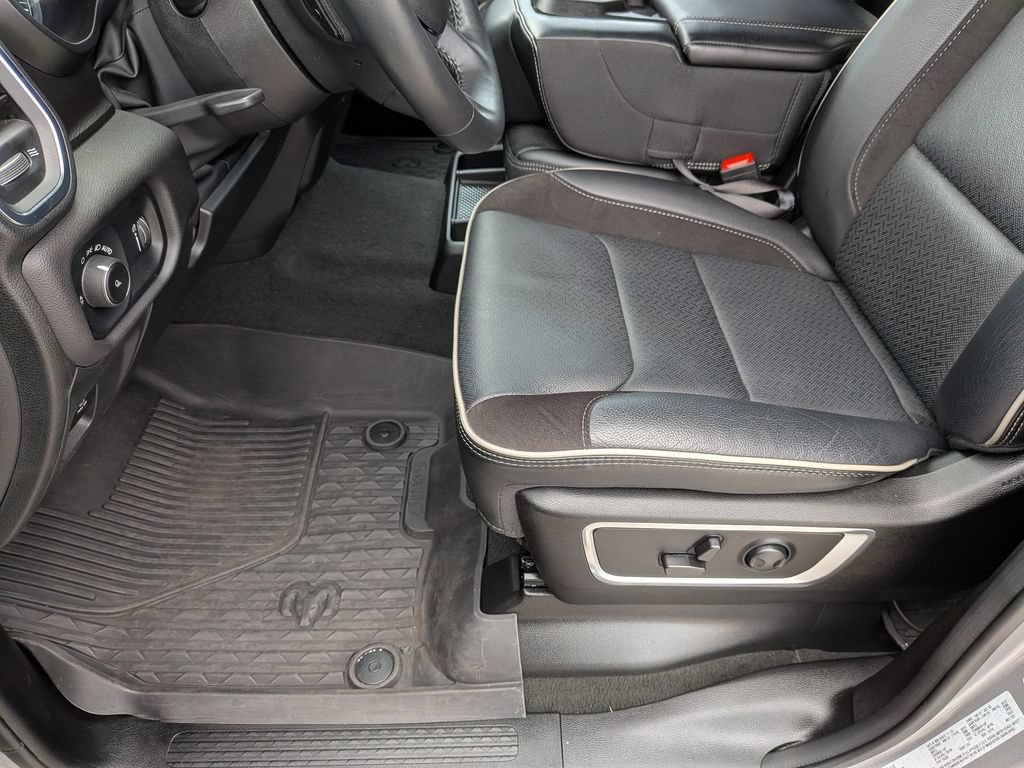 Used 2024 RAM 1500 Laramie AWD/4WD image 14
