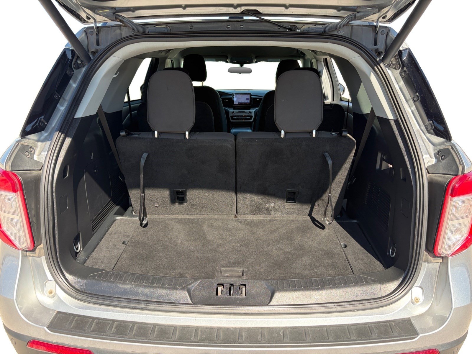 Used 2023 Ford Explorer XLT RWD image 23
