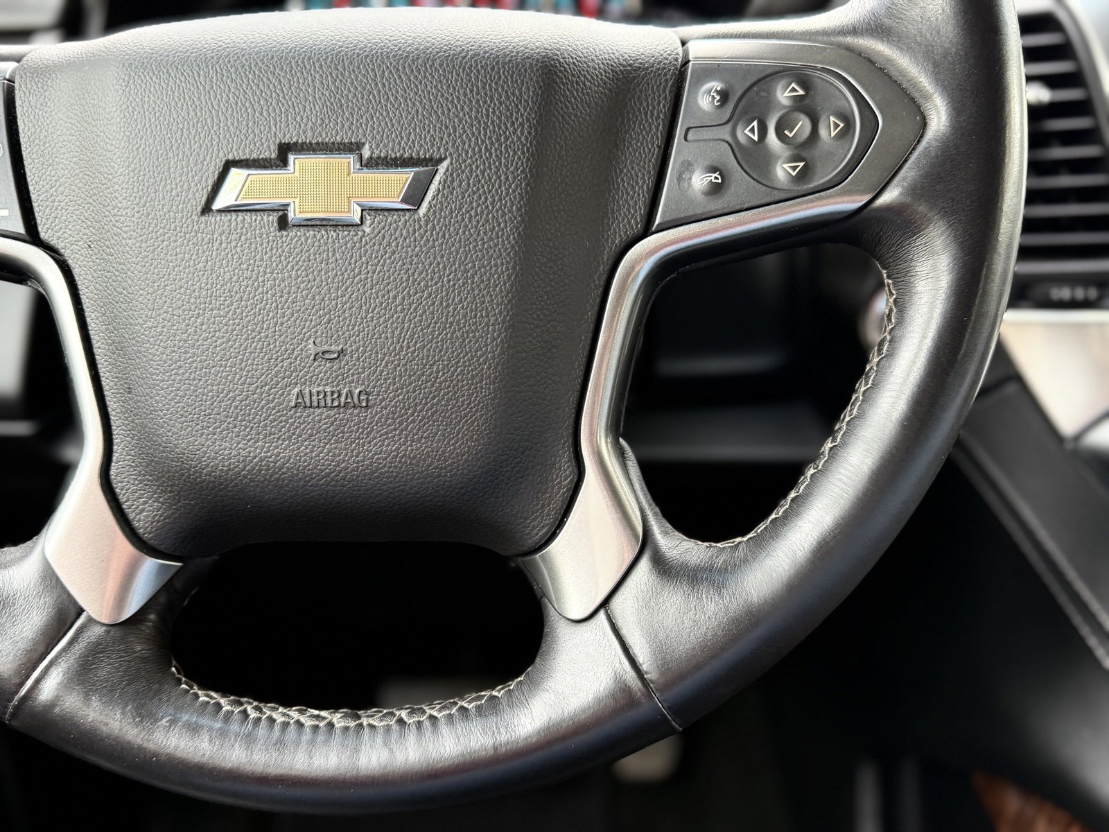 Used 2017 Chevrolet Suburban Premier image 26