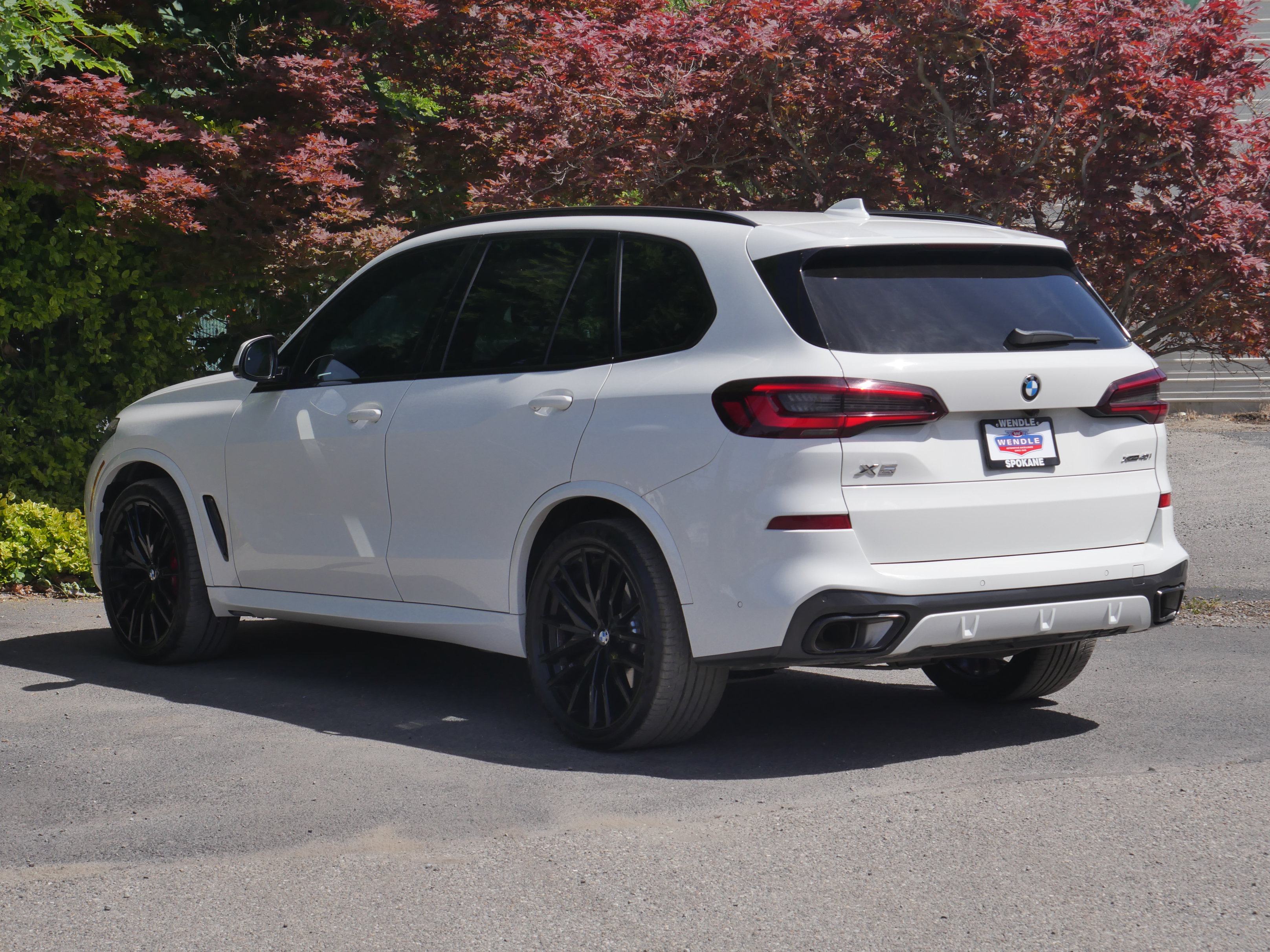 Used 2022 BMW X5 xDrive40i w/ M Sport Package AWD/4WD image 18