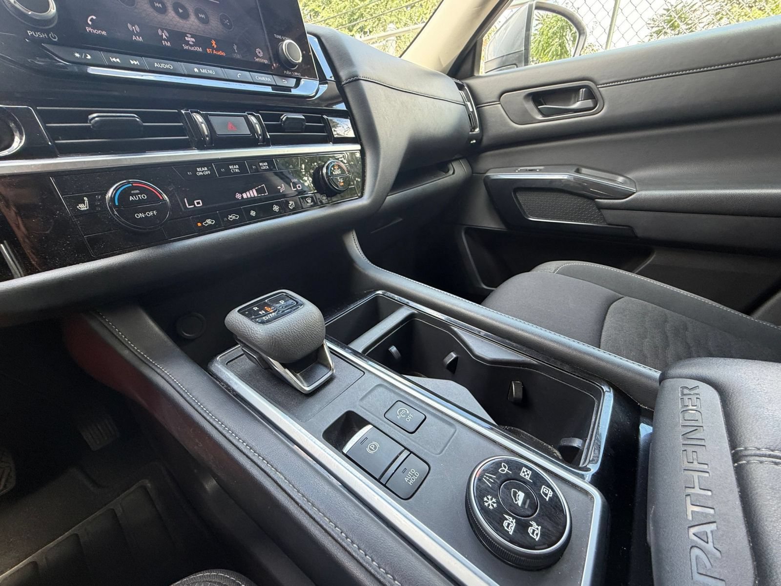 Used 2025 Nissan Pathfinder SV AWD/4WD image 38