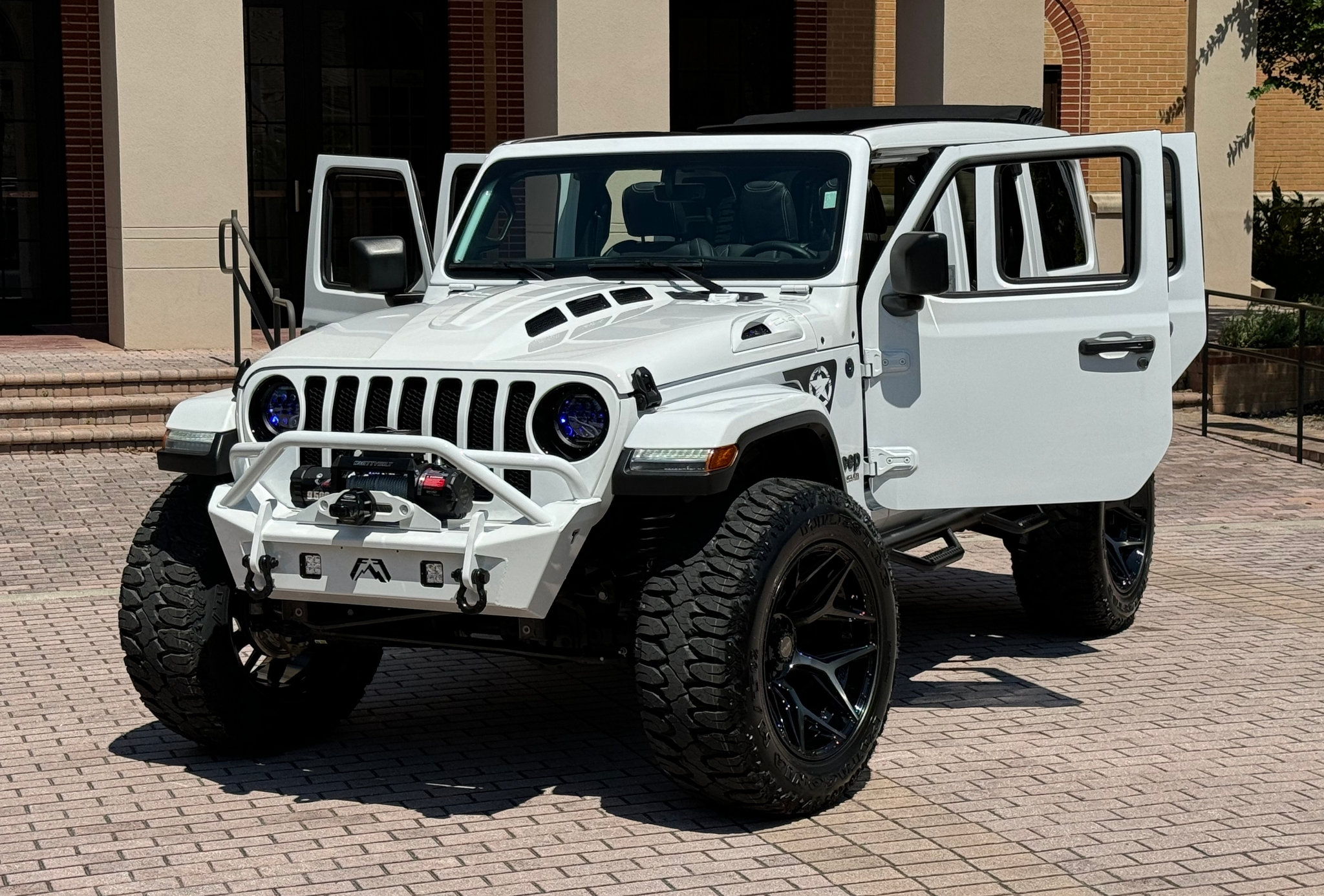 Used 2022 Jeep Wrangler Unlimited Sahara AWD/4WD image 62