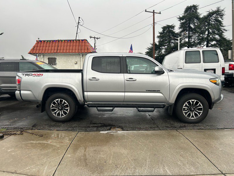 Used 2023 Toyota Tacoma TRD Off-Road image 3