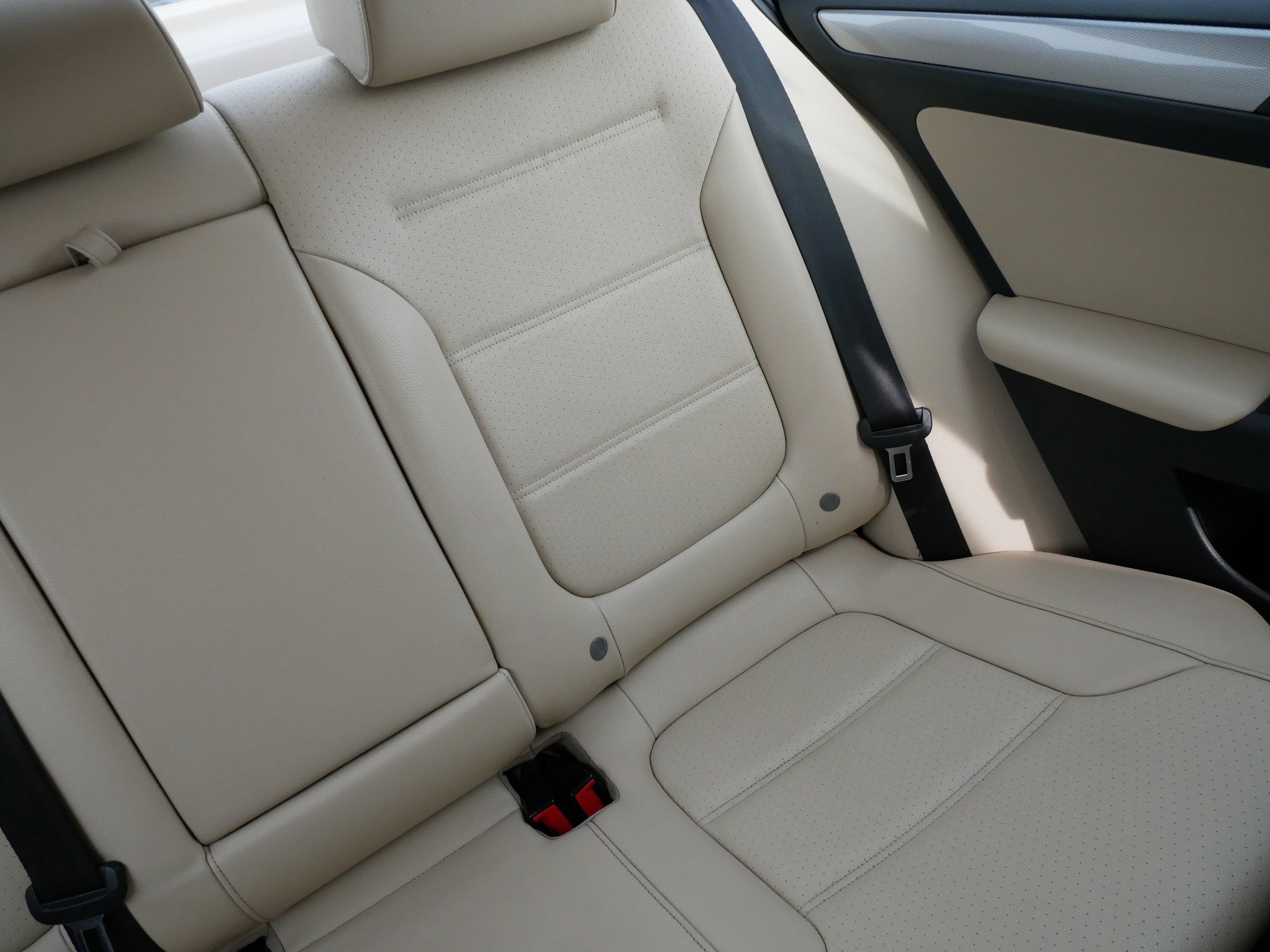 Used 2017 Volkswagen Jetta SE image 14