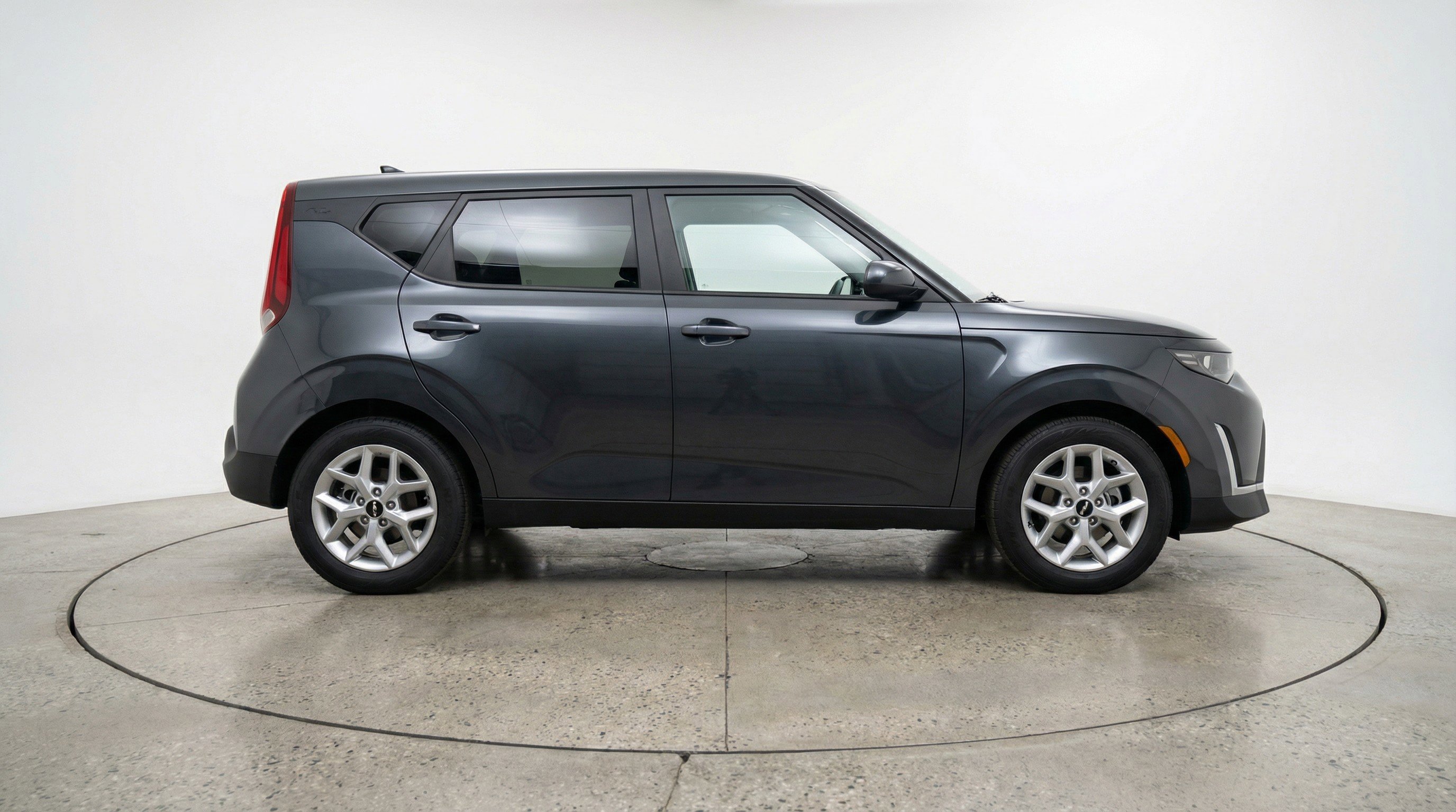 Used 2025 Kia Soul LX w/ LX Technology Package image 11