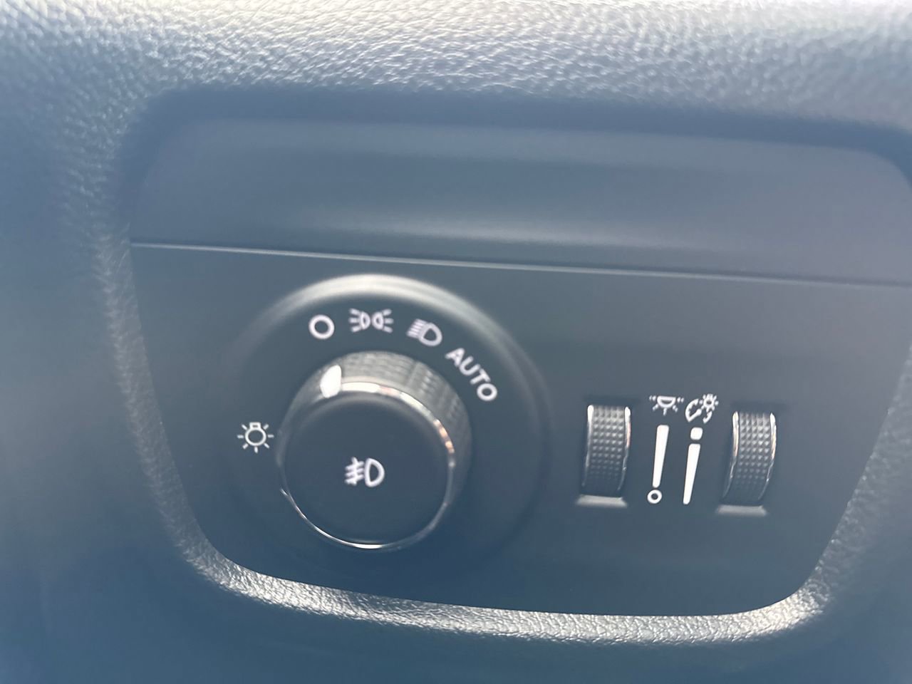 Used 2023 Jeep Grand Cherokee L Summit w/ Advanced Protech Group IV image 30