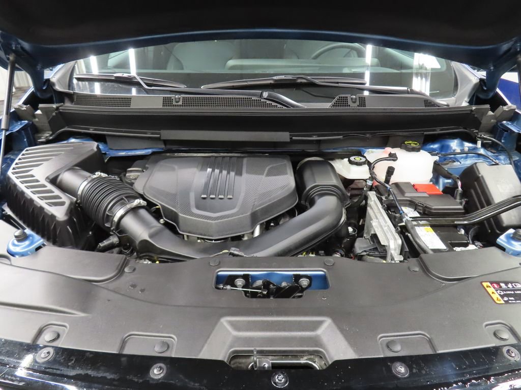 Used 2025 Chevrolet Traverse Z71 w/ LPO, Floor Liner Package AWD/4WD image 29