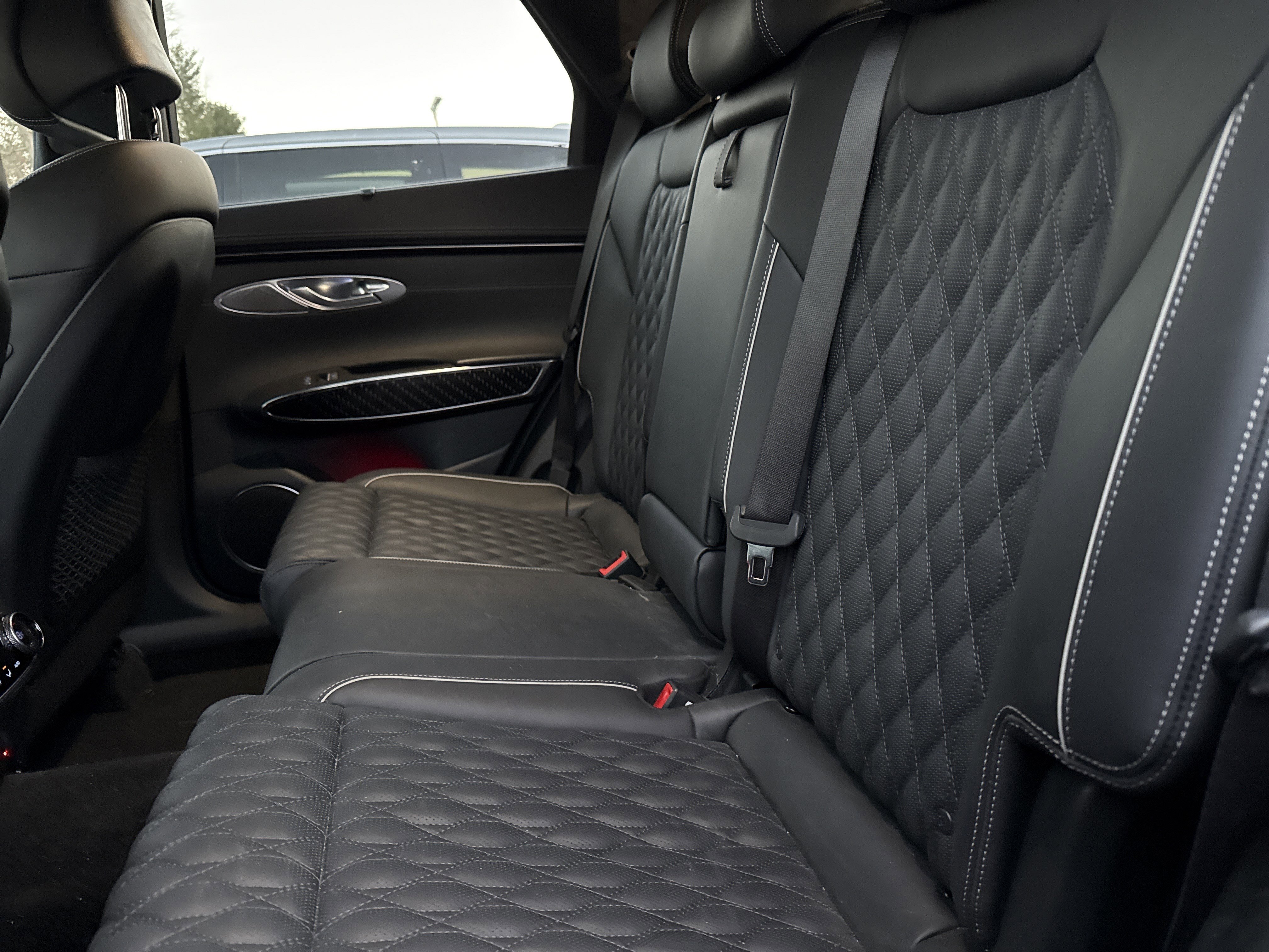 Used 2023 Genesis GV70 3.5T Sport w/ Sport Prestige Package image 7