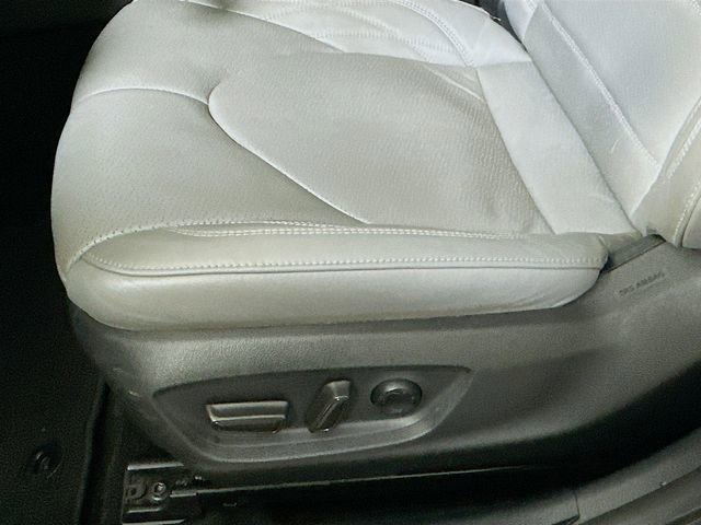 Used 2019 Toyota Avalon Limited image 20