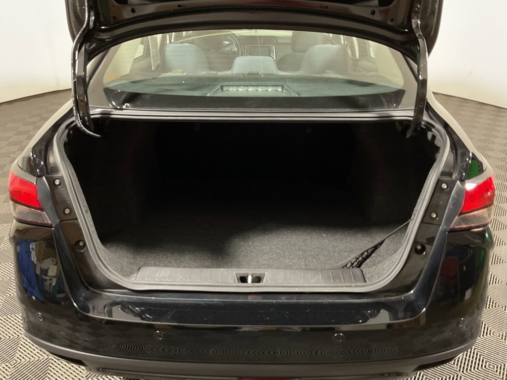 Used 2023 Nissan Versa S w/ Trunk Package FWD image 15