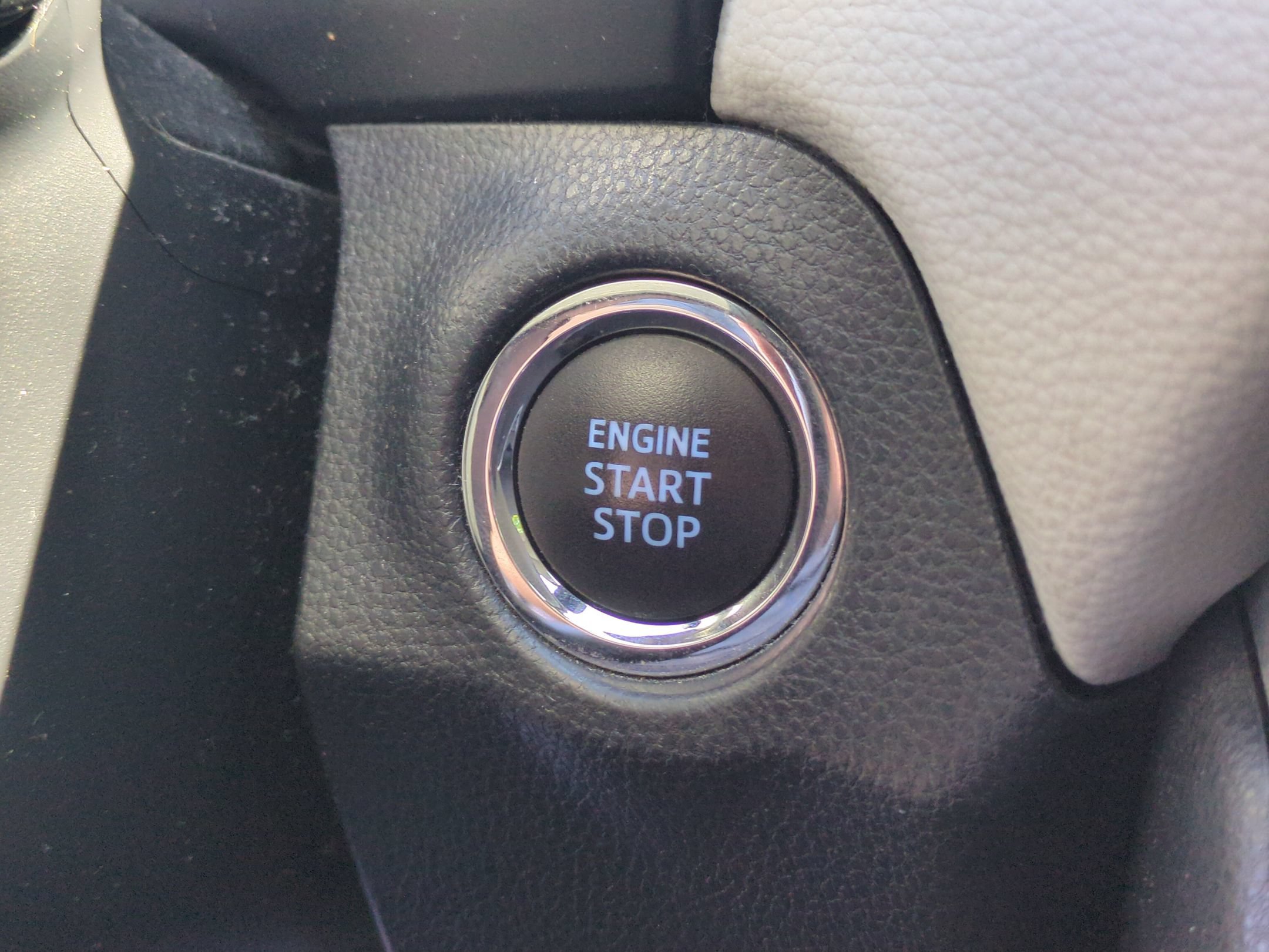 Used 2019 Toyota RAV4 XLE FWD image 24