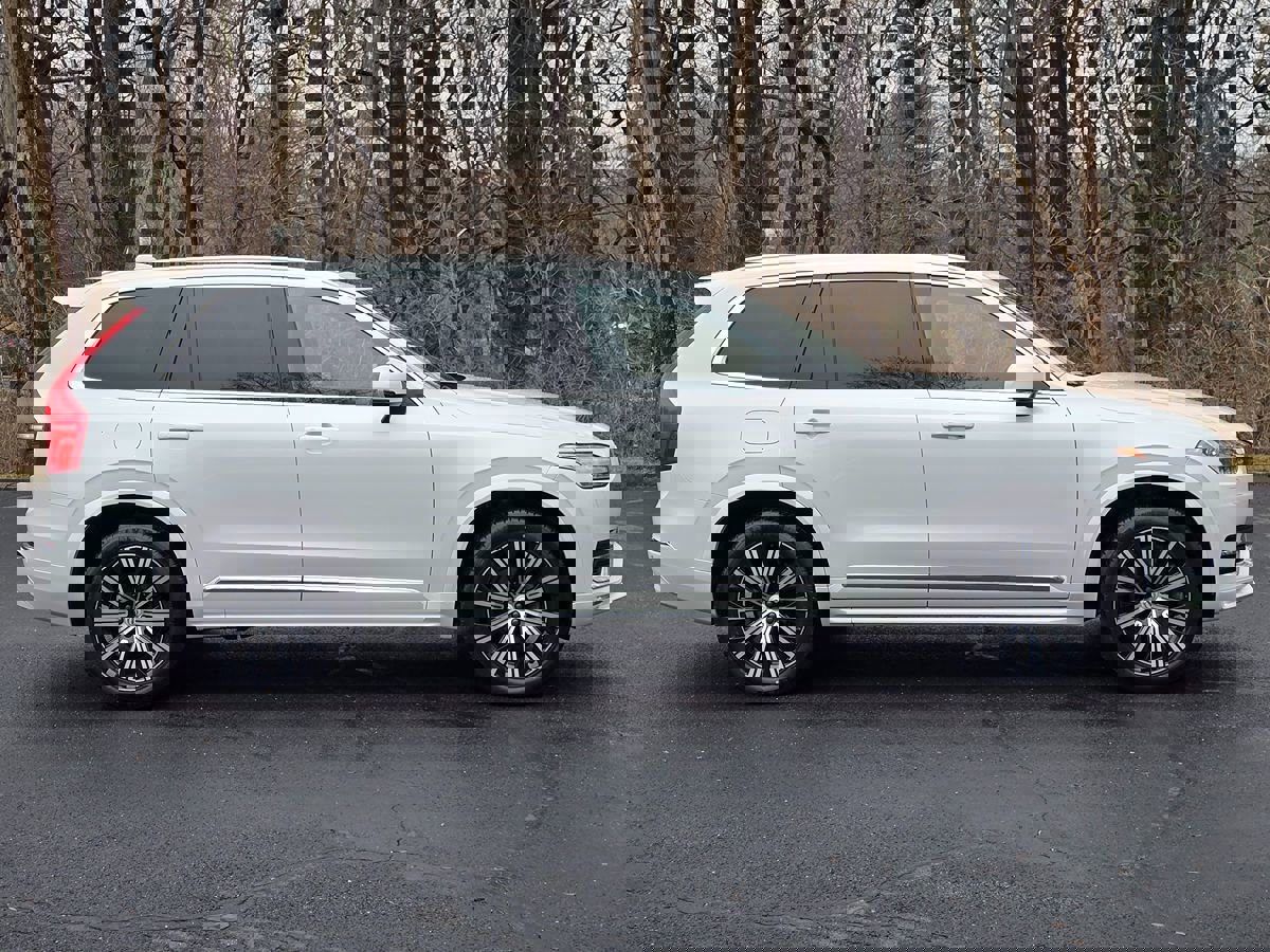 Used 2024 Volvo XC90 B5 Core w/ Climate Package image 7
