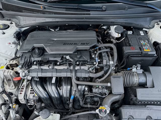 Certified 2024 Hyundai Elantra SEL w/ Convenience Package FWD image 28