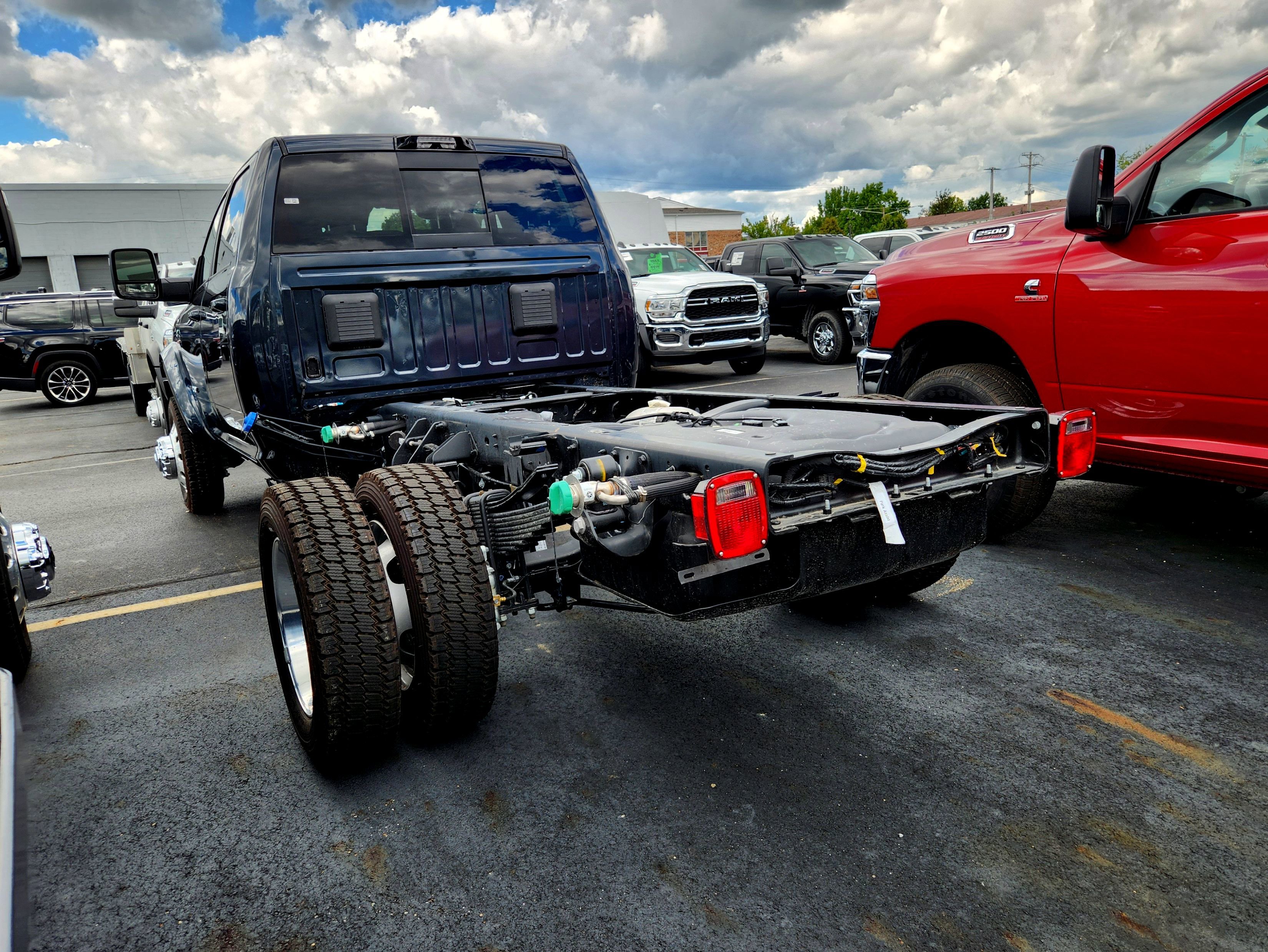 New 2026 RAM 4500 4x4 Crew Cab DRW w/ Laramie Trim Package image 7