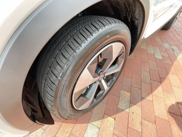 Used 2026 Volvo XC40 B5 Plus AWD/4WD image 26