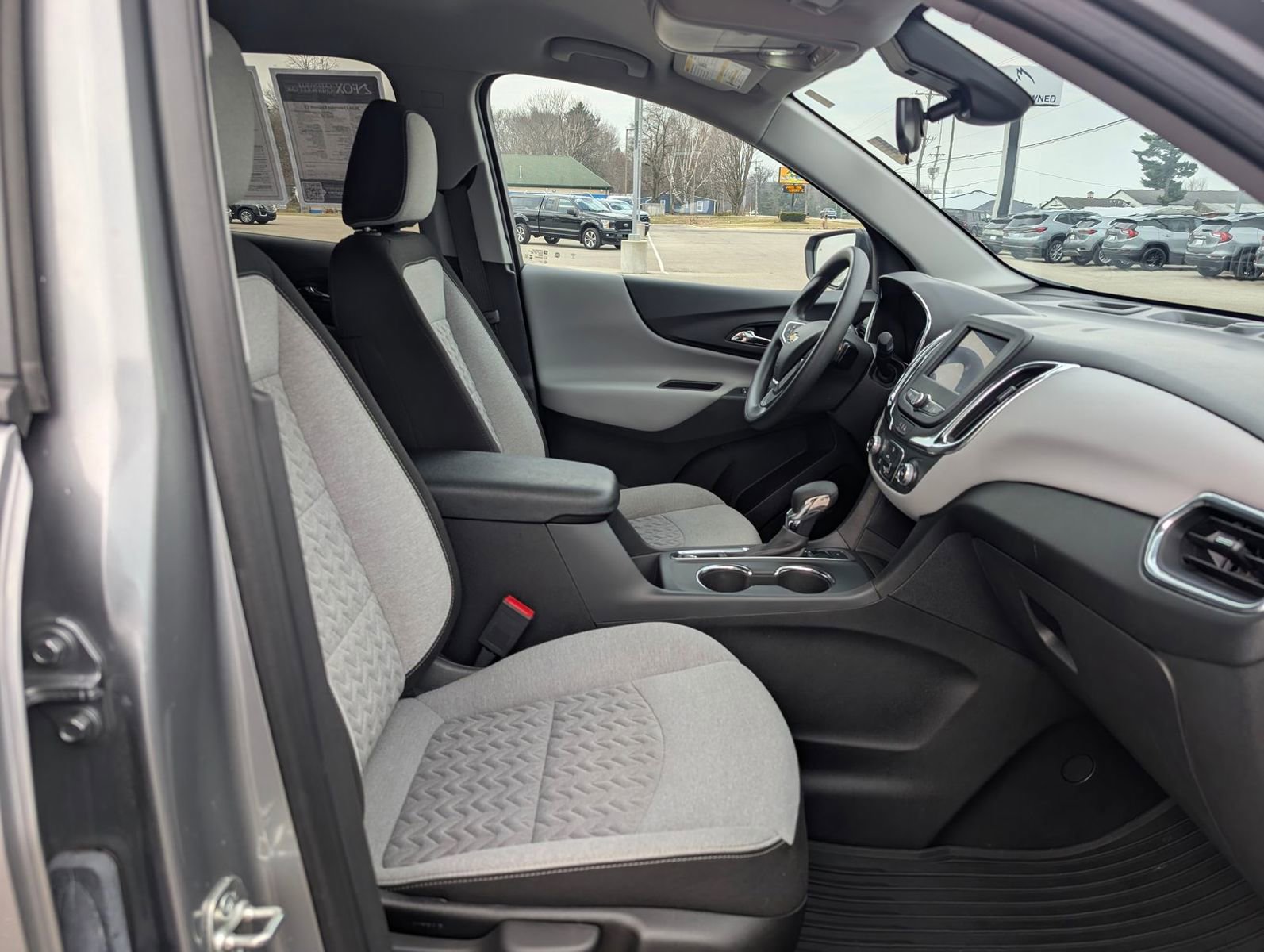Used 2024 Chevrolet Equinox LS w/ LS Convenience Package image 29
