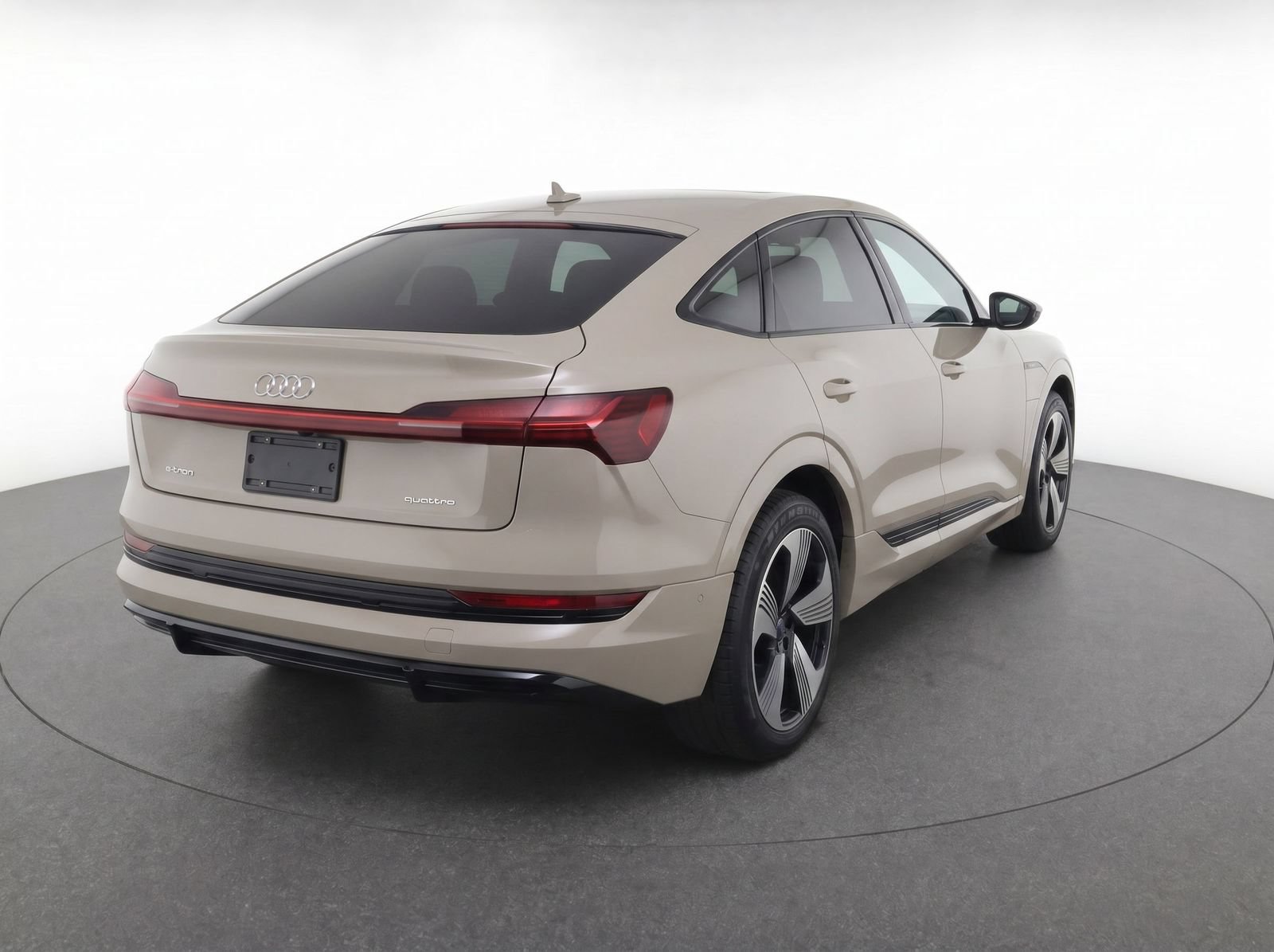 Used 2021 Audi e-tron Prestige w/ Prestige Package AWD/4WD image 3