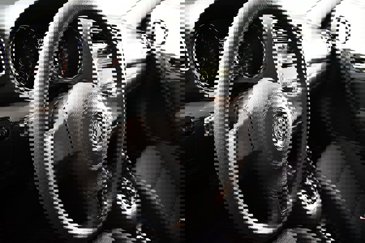 Used 2014 Volkswagen Golf 4-Door image 24