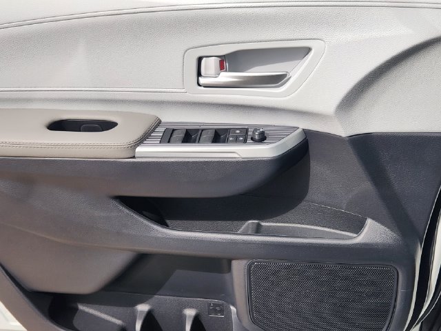 New 2026 Toyota Sienna XLE AWD/4WD image 18