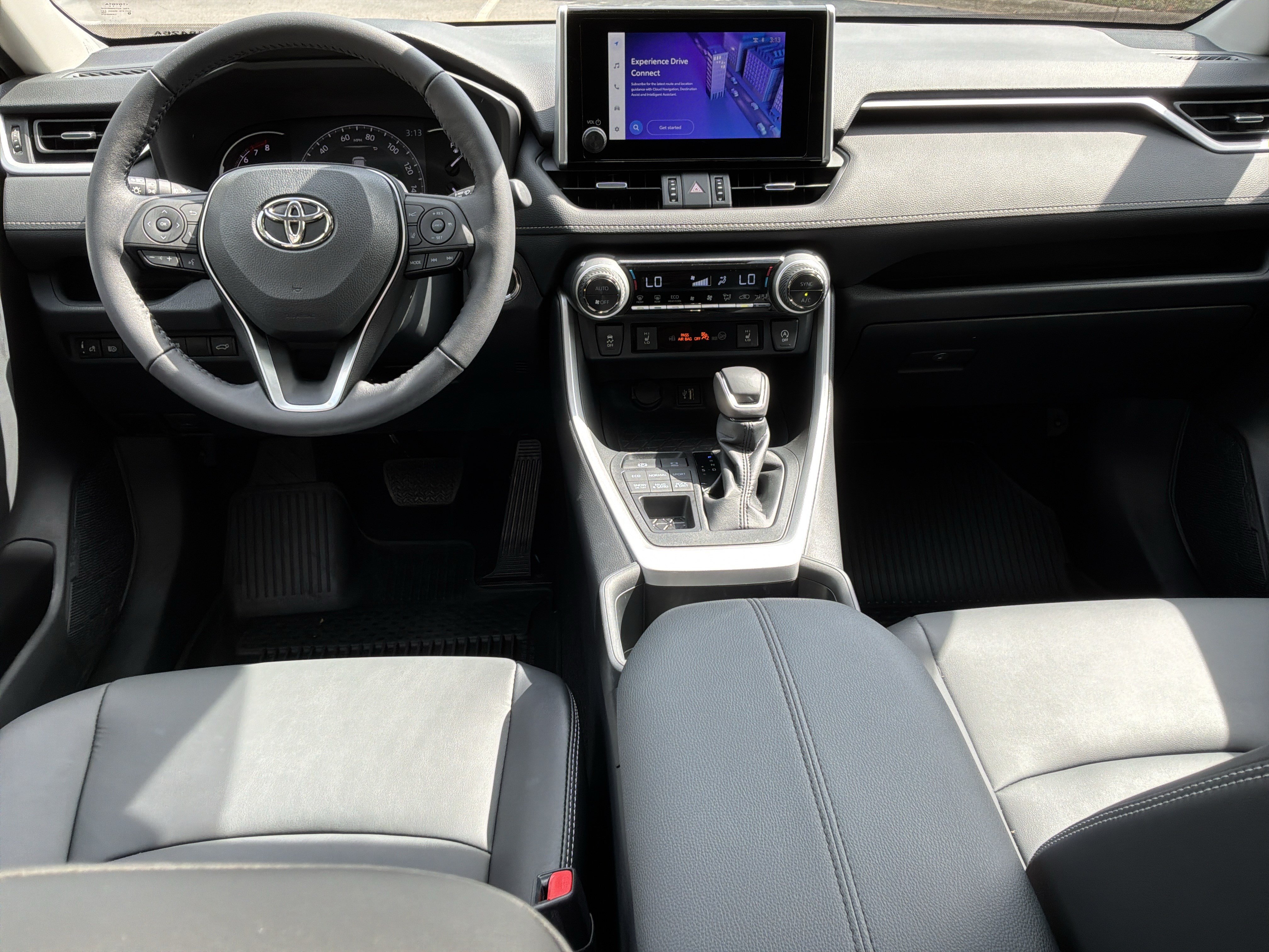 Used 2023 Toyota RAV4 XLE Premium AWD/4WD image 29