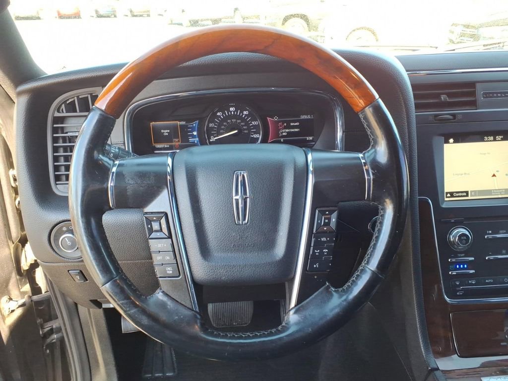 Used 2017 Lincoln Navigator L Select RWD image 22