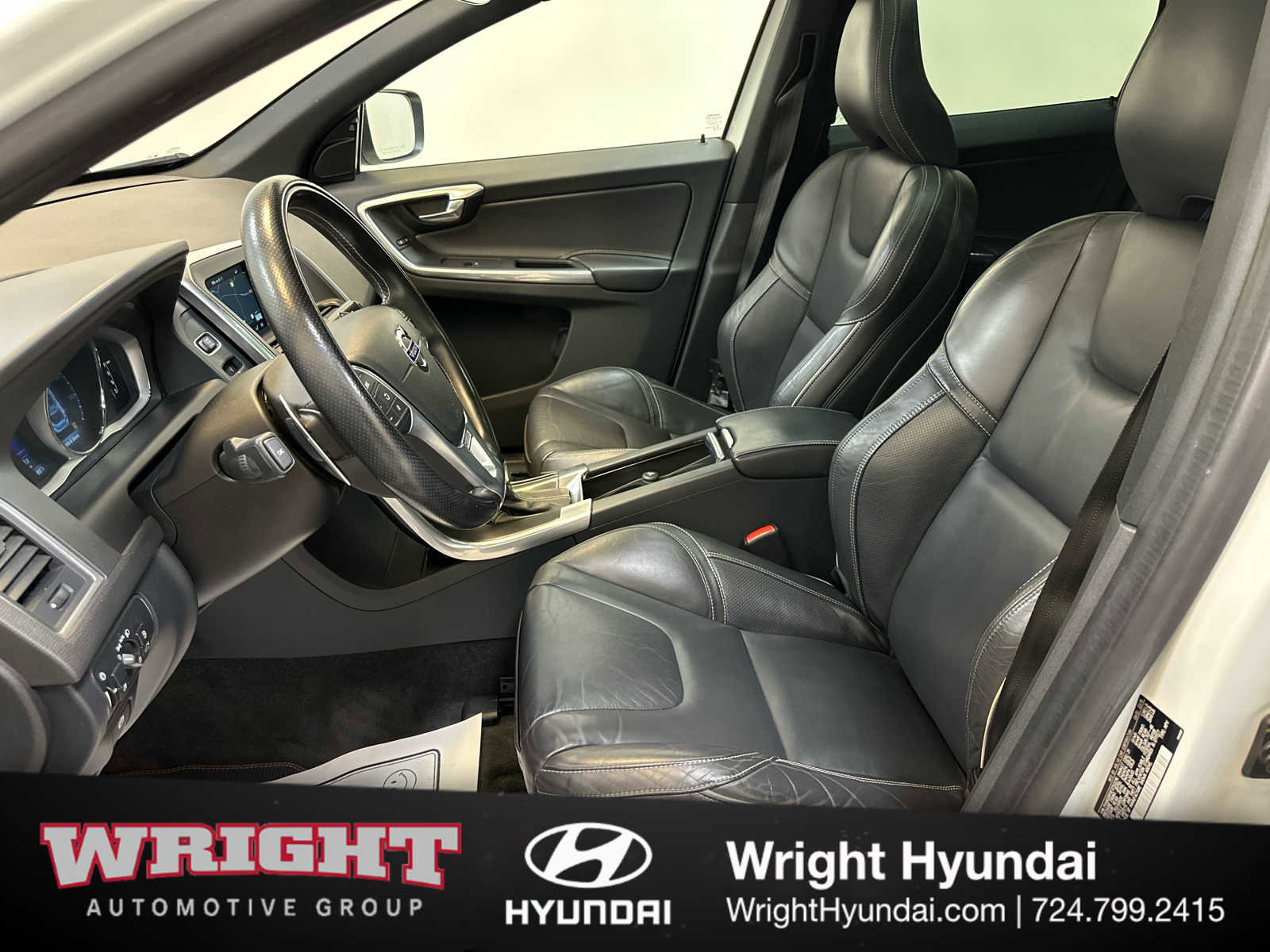 Used 2015 Volvo XC60 T6 R-Design w/ Proximity Package image 11