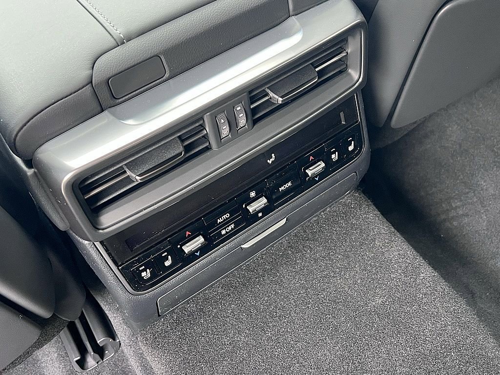 New 2026 Lexus LX 700h Luxury image 3