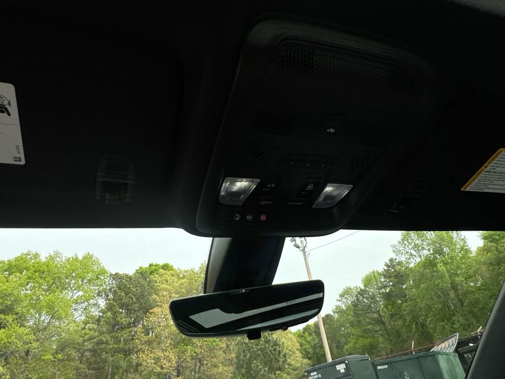 Used 2025 Cadillac XT6 Sport w/ Technology Package image 19