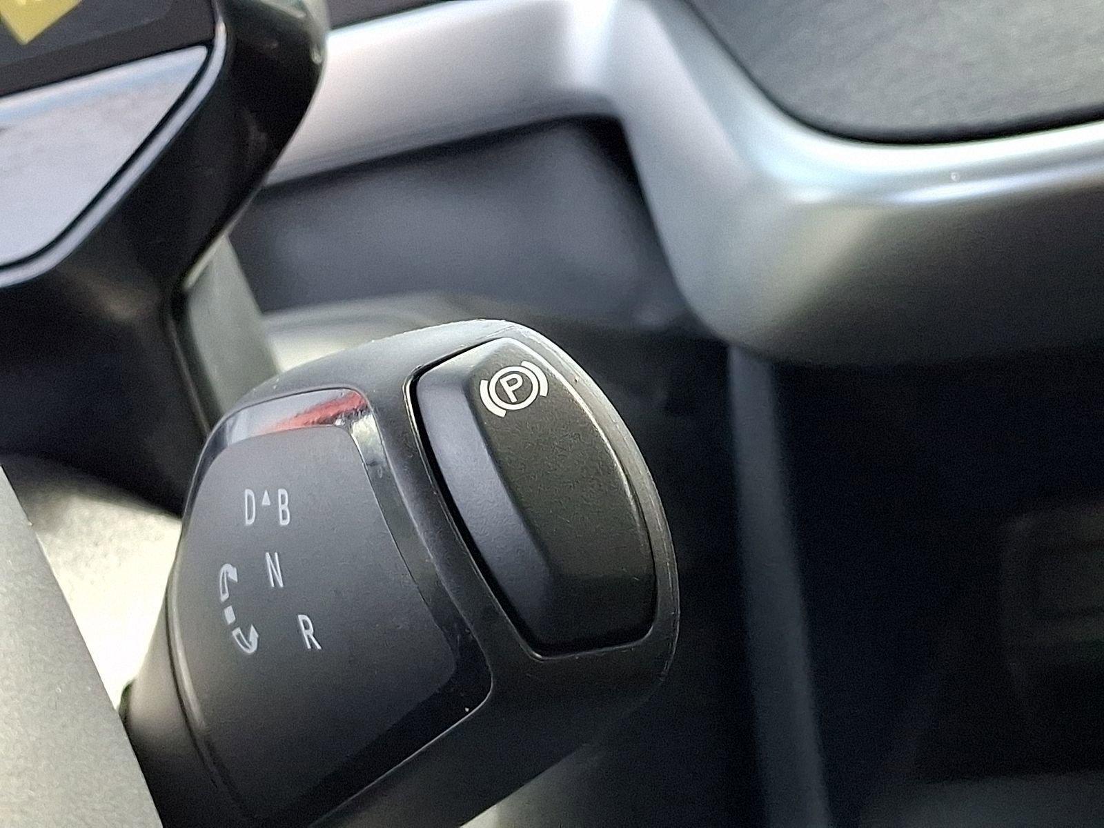 Used 2025 Volkswagen ID. Buzz Pro S Plus image 28