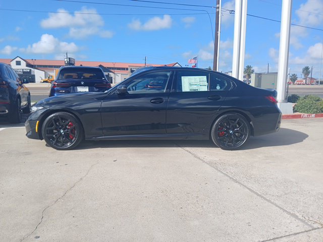 New 2026 BMW 330i Sedan w/ M Sport Package RWD image 6