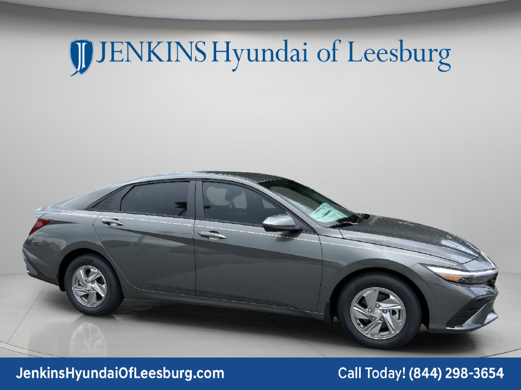 New 2026 Hyundai Elantra SE FWD image 2