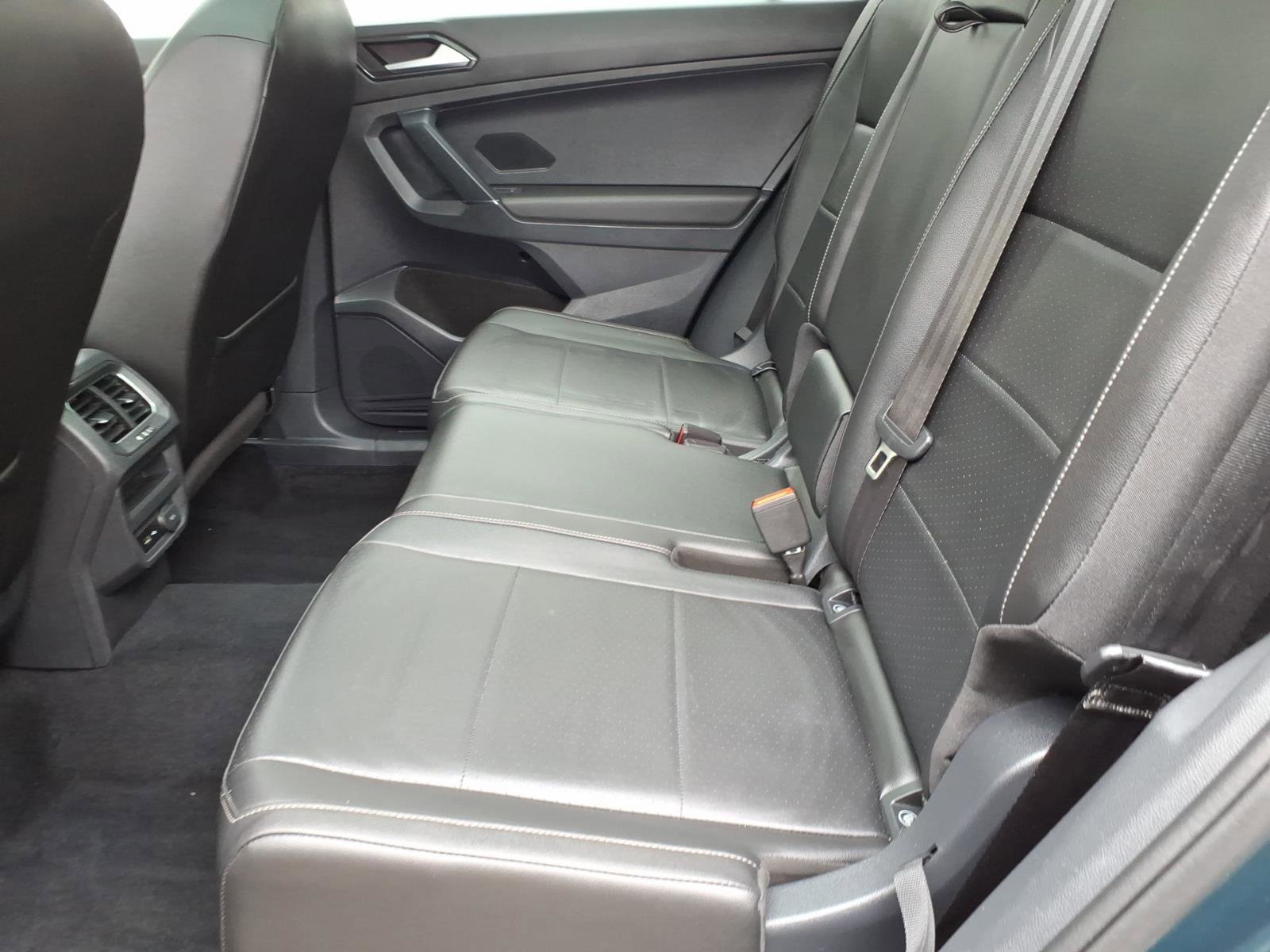 Used 2018 Volkswagen Tiguan SEL image 9