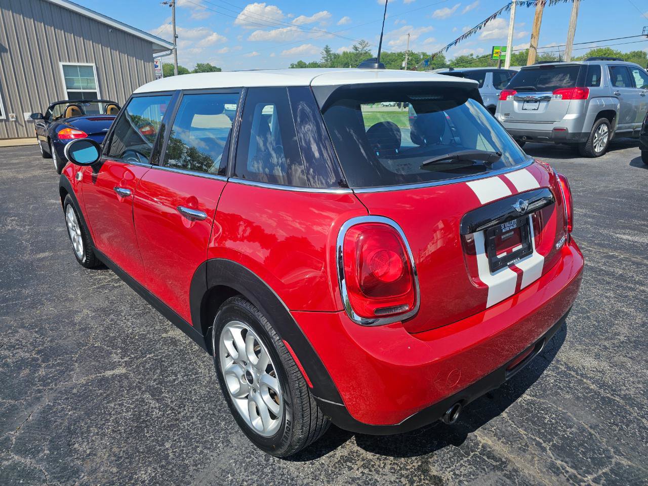 Used 2016 MINI Cooper 4-Door Hardtop FWD image 7