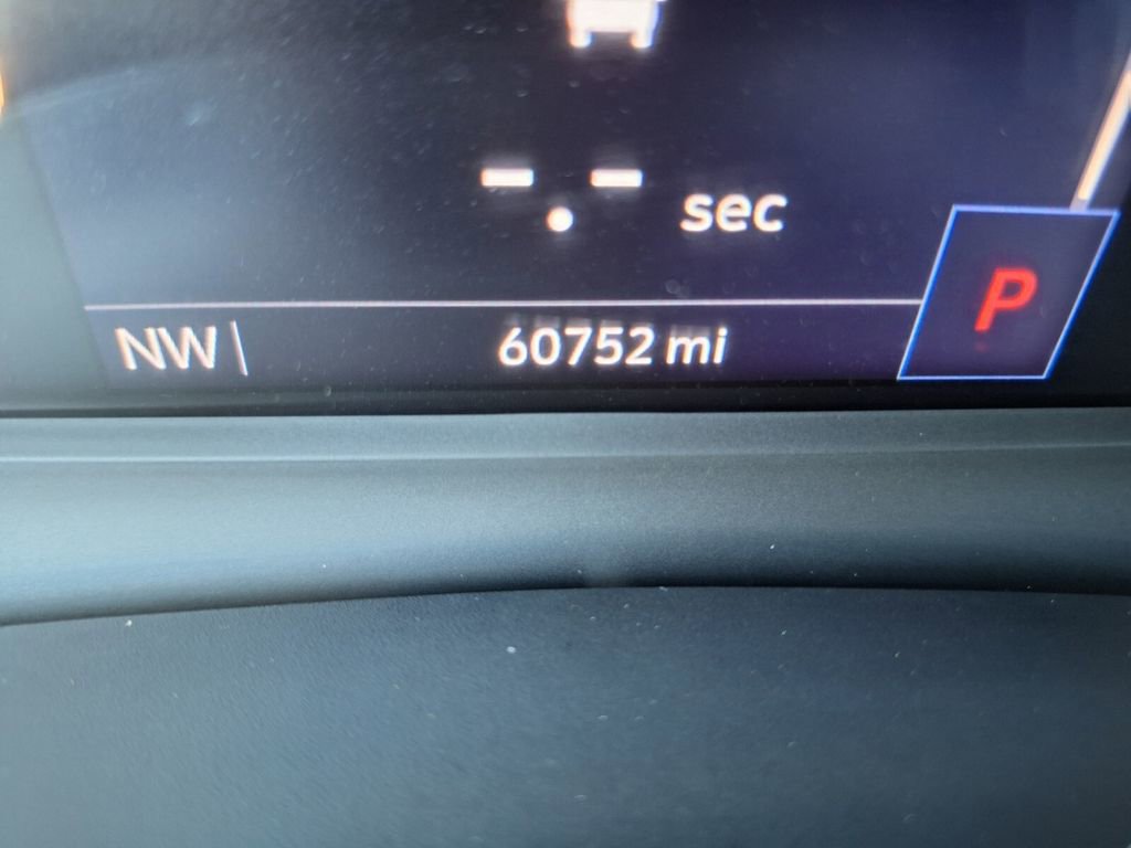 Used 2024 Cadillac XT6 Premium Luxury image 17