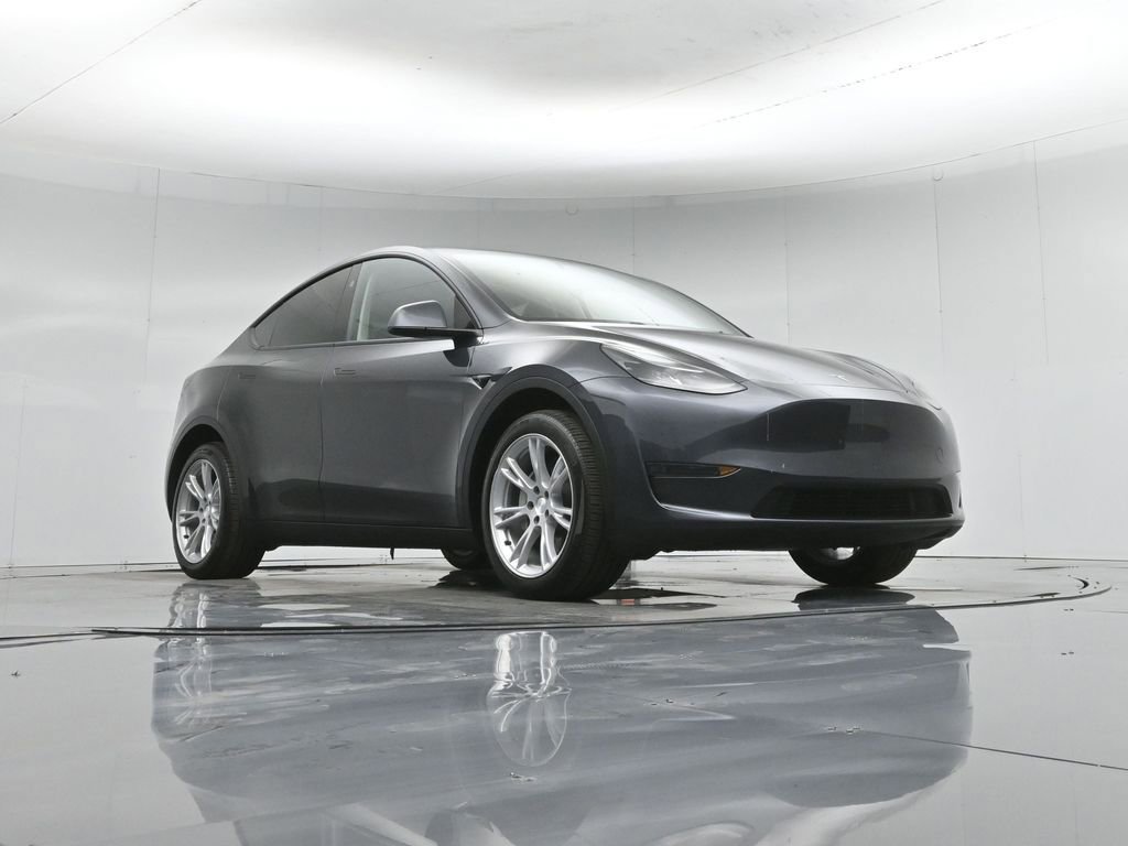 Used 2024 Tesla Model Y Long Range image 43