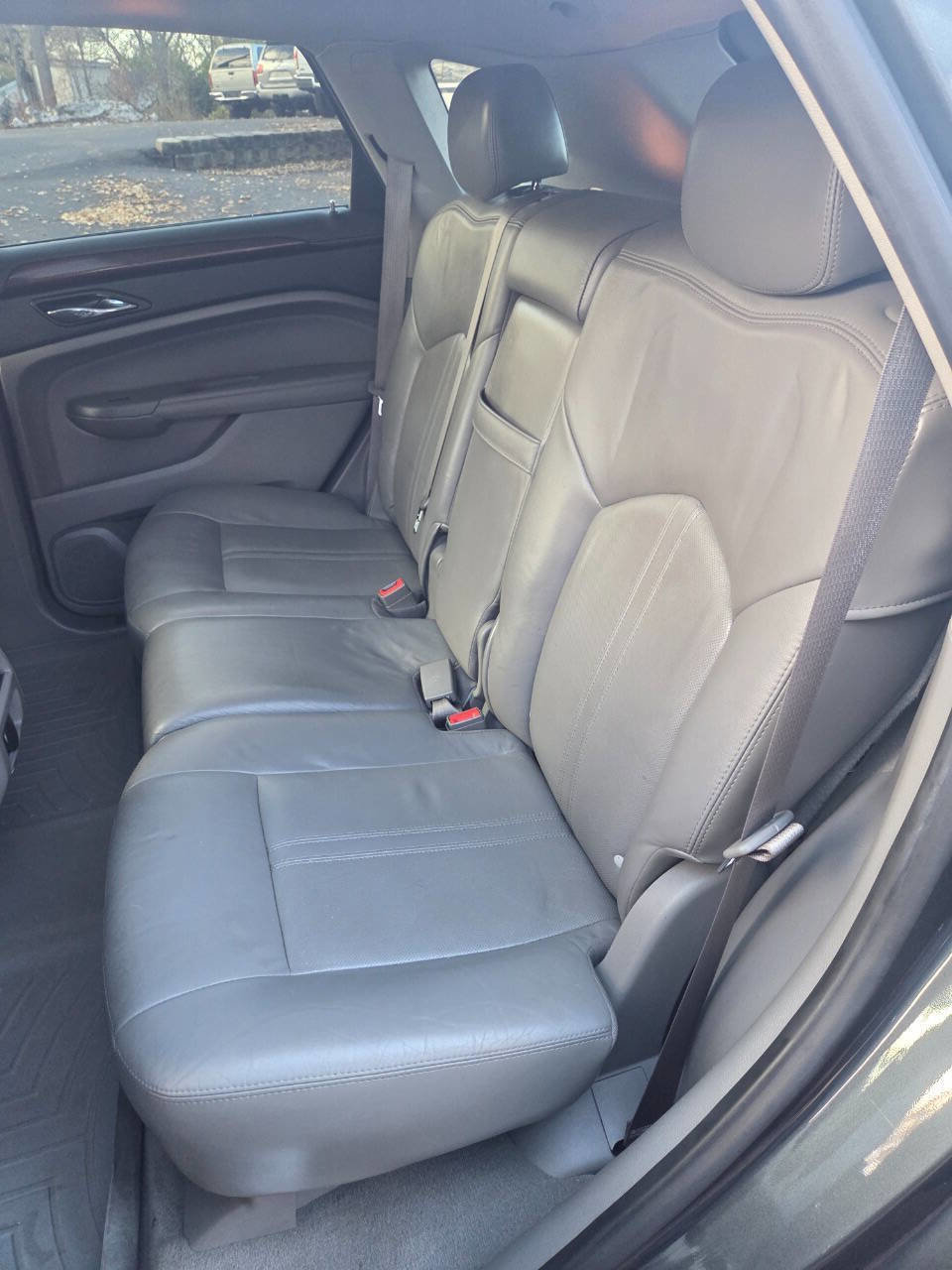 Used 2011 Cadillac SRX Luxury image 18