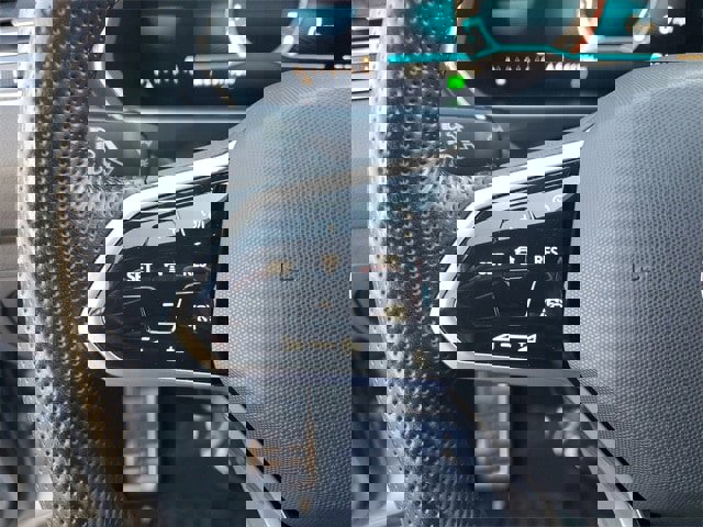 Certified 2022 Volkswagen Tiguan SE R-Line image 22