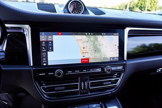 Used 2020 Porsche Macan S image 30