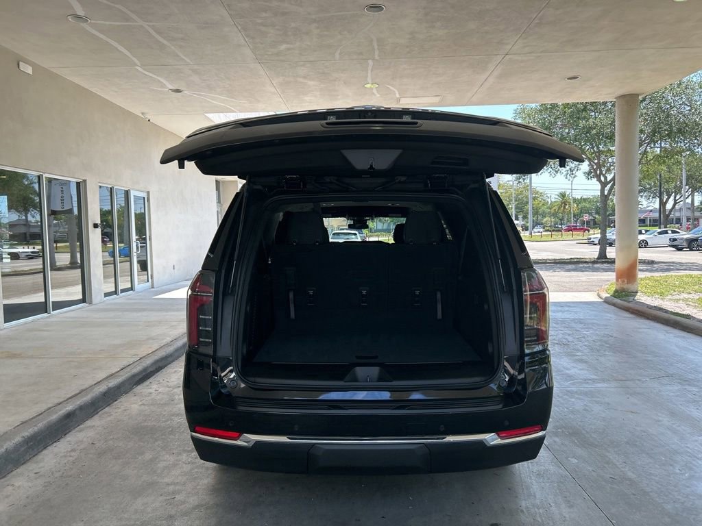 Used 2025 Chevrolet Suburban LS RWD image 35