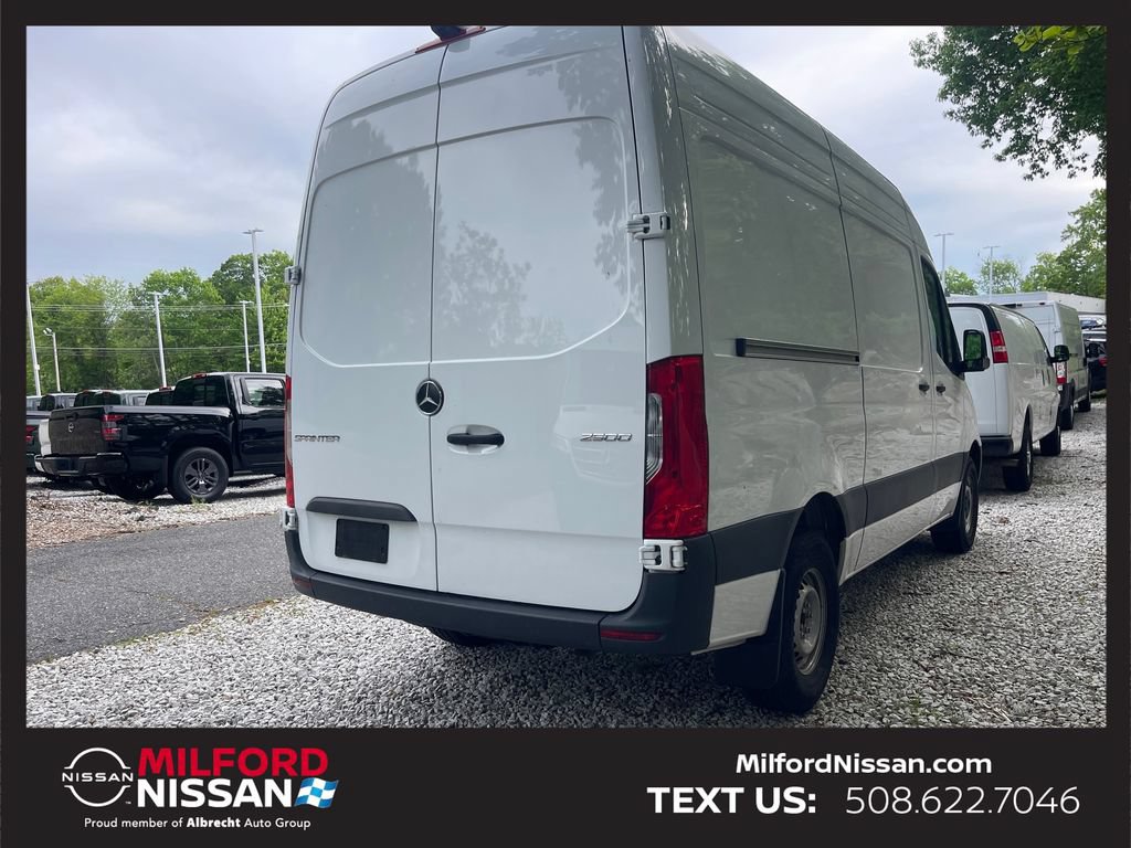 Used 2025 Mercedes-Benz Sprinter 2500 image 5
