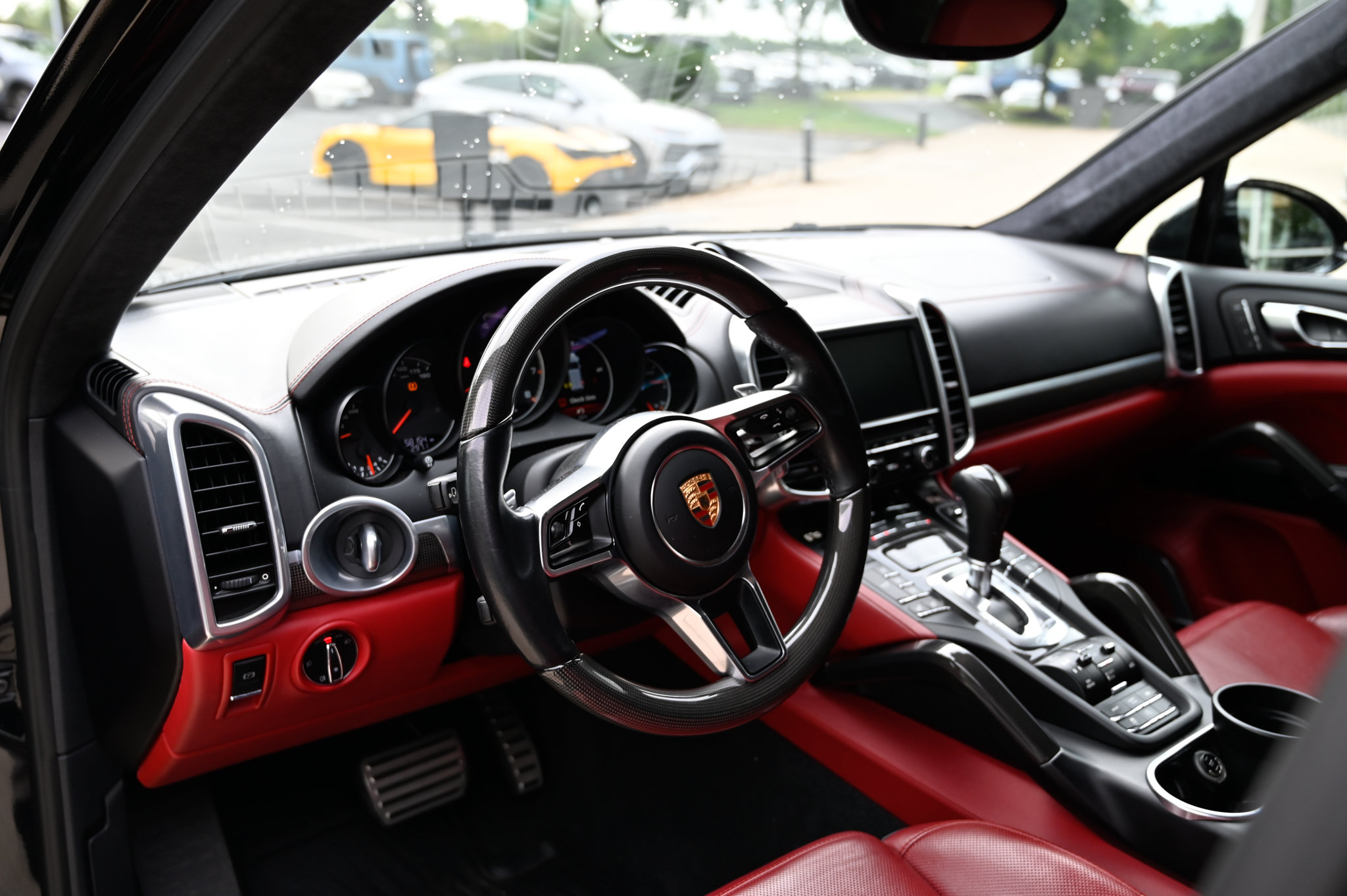 Used 2016 Porsche Cayenne Turbo S AWD/4WD image 16