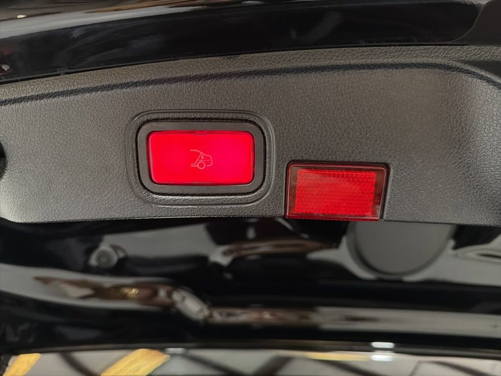 Used 2023 Mercedes-Benz C 300 Cabriolet image 35