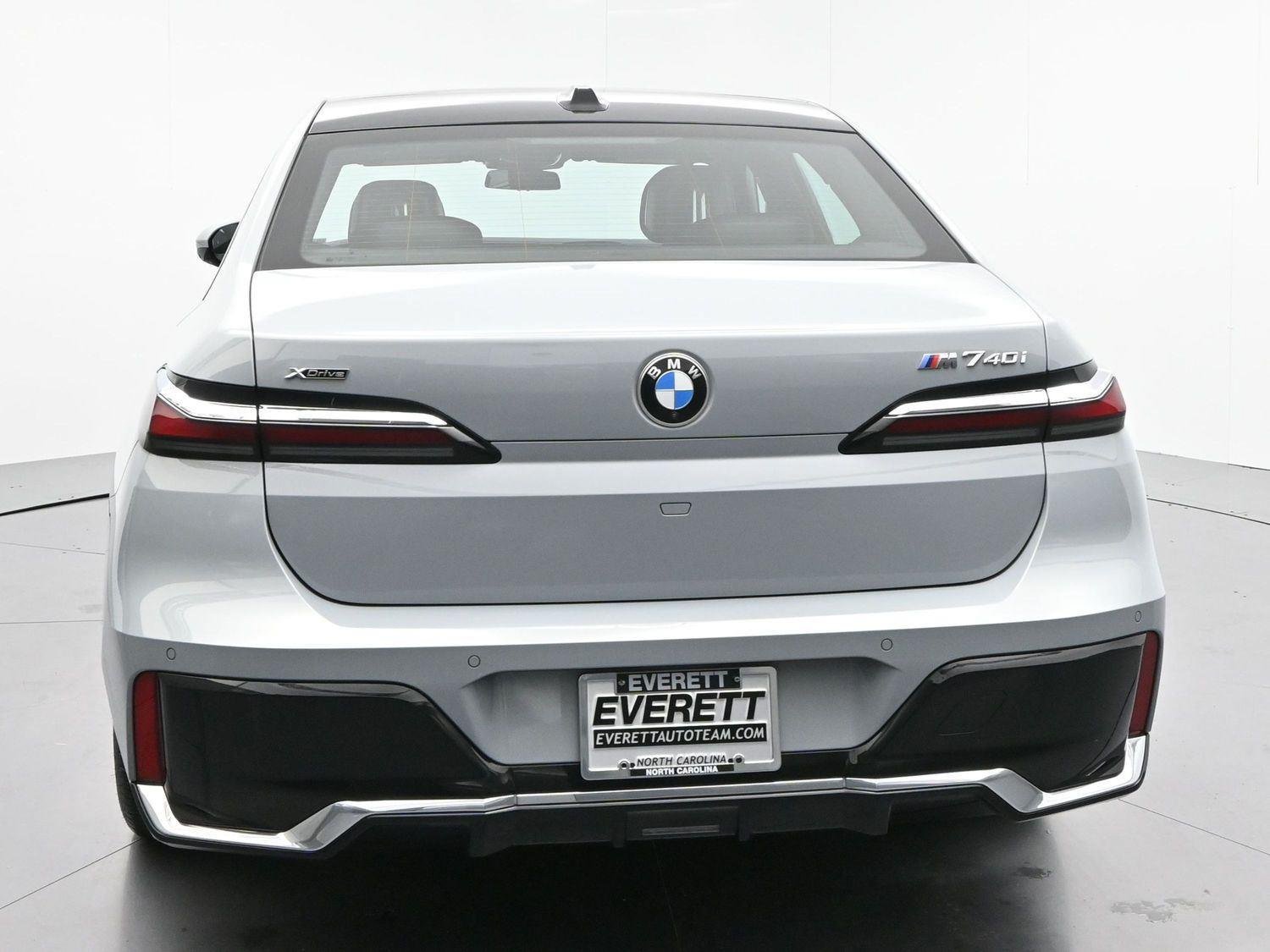 Used 2024 BMW 740i xDrive w/ Premium Package AWD/4WD image 6