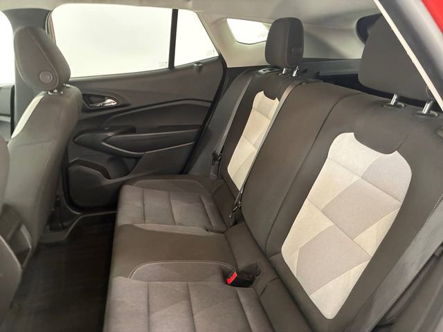 Used 2024 Chevrolet Trax LS w/ LS Convenience Package image 18