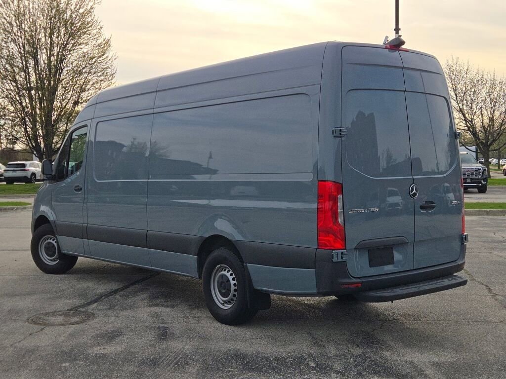 Used 2023 Mercedes-Benz Sprinter 2500 image 17