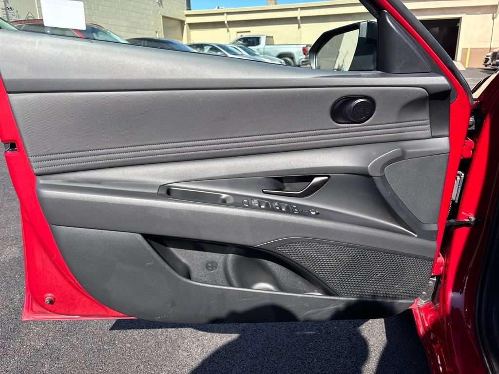 Certified 2025 Hyundai Elantra Sport FWD image 19