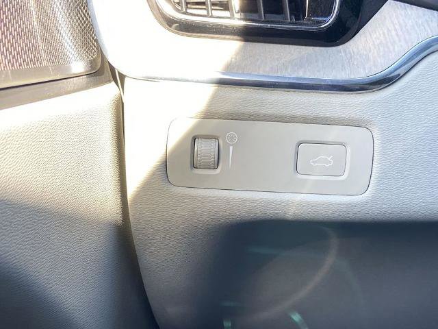 Used 2021 Volvo XC60 T5 Inscription w/ Protection Package Premier image 14