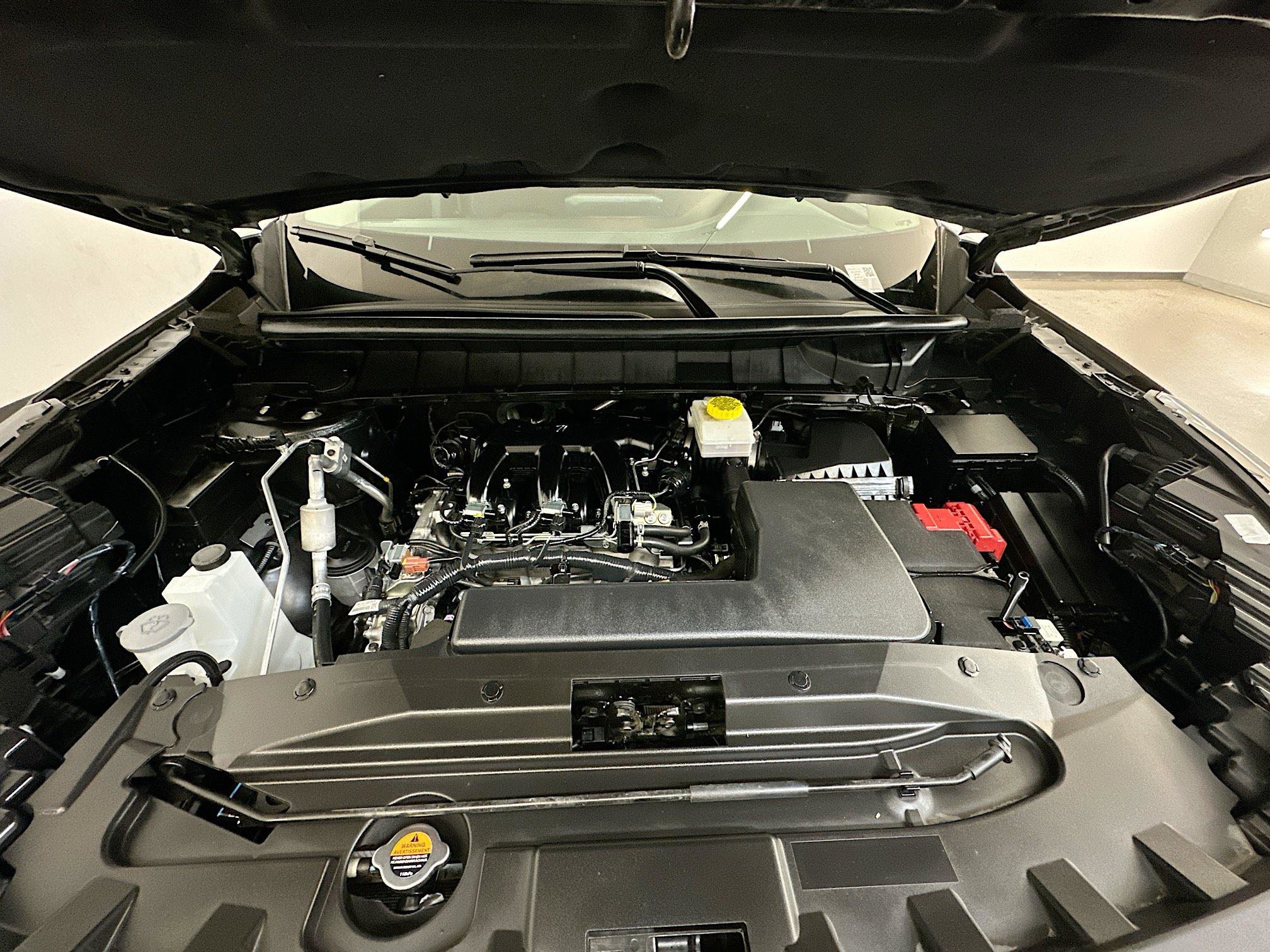 Used 2024 Nissan Pathfinder SV image 34