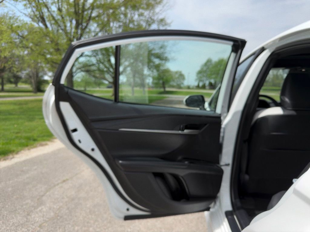 Used 2025 Toyota Camry SE w/ Convenience Package AWD/4WD image 23