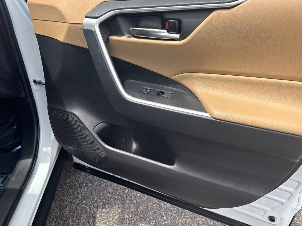 Used 2021 Toyota RAV4 XLE Premium FWD image 23